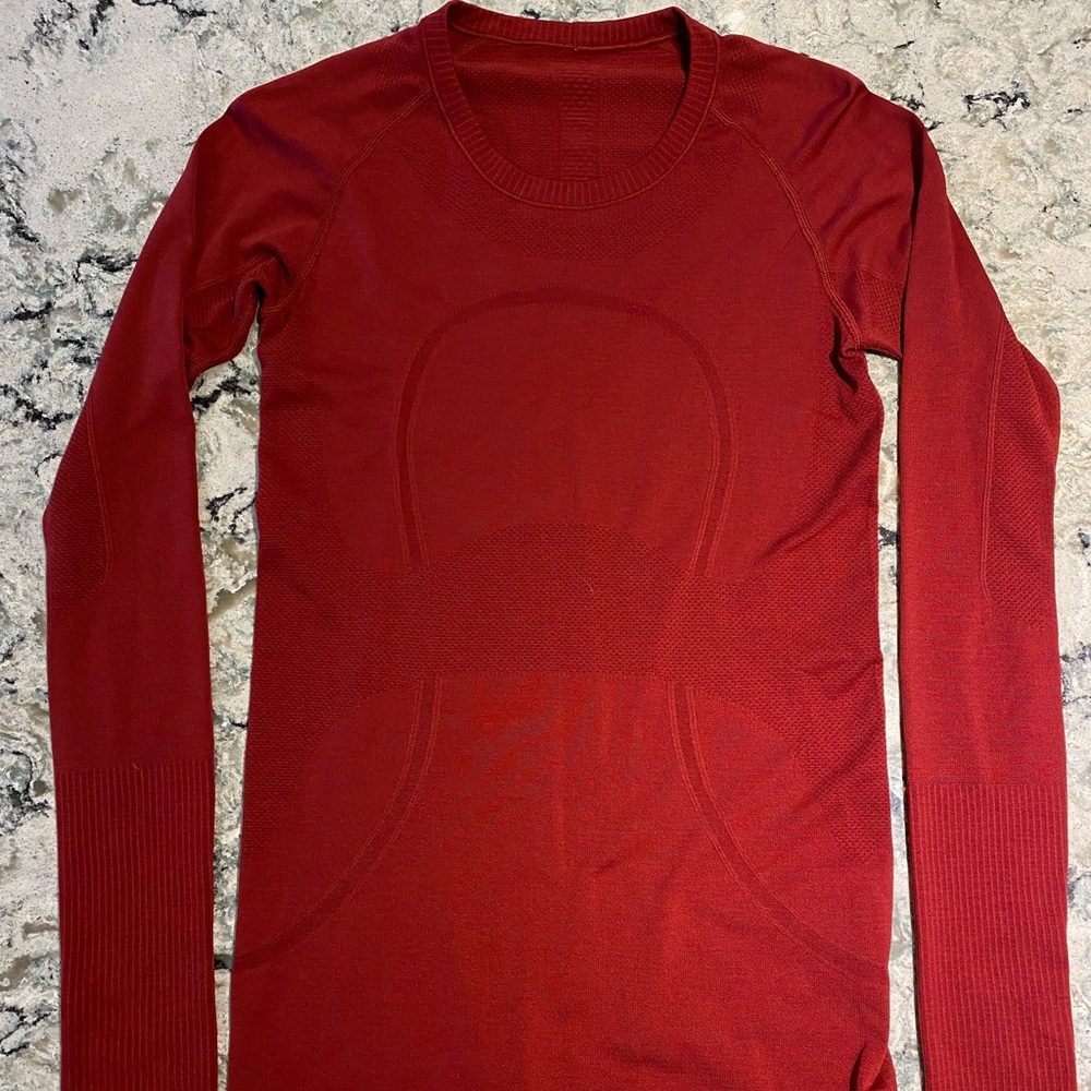 Lululemon- Swiftly Tech Long Sleeve Shirt 2.0